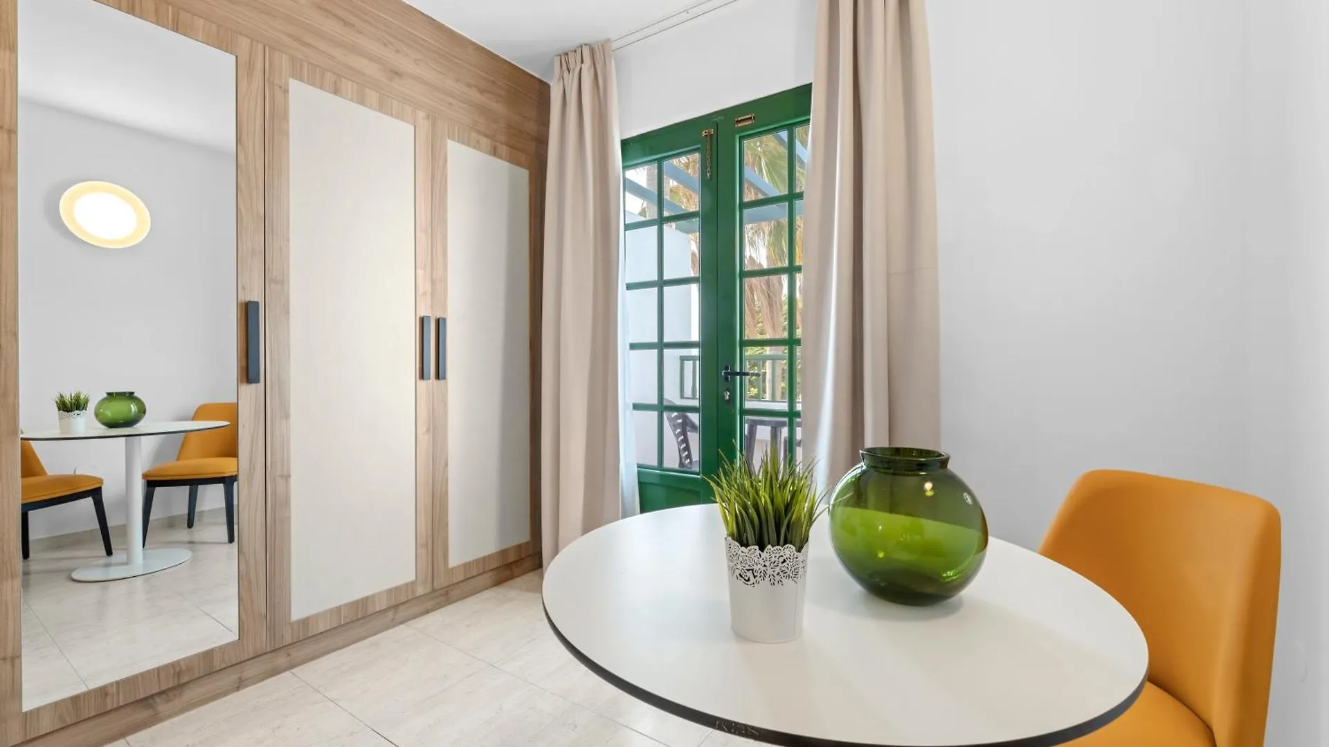 Apartamentos Tropicana Puerto del Carmen (Lanzarote)